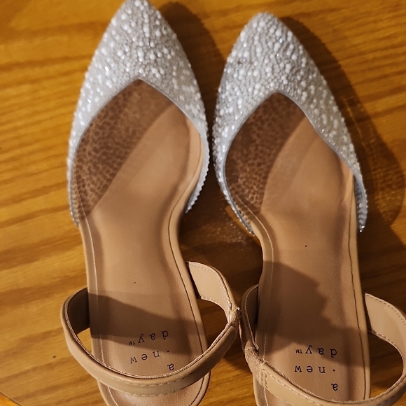 A New Day Women's Sparkling Silver Flats - Picture 4 of 5